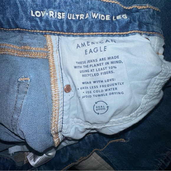 American Eagle Outfitters Women's Classic Blue Low Rise Wide Leg Jeans - Picture 3 of 9